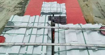 定西 芝麻白仿形加直形路沿石出货日常