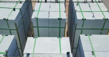 定西 芝麻白花岗岩5公分地铺石 花岗岩厂家工厂装车日常