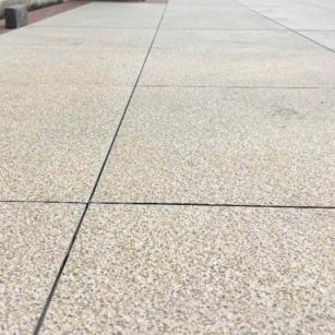 定西 黄金麻花岗岩石板材荔枝面地面铺装效果
