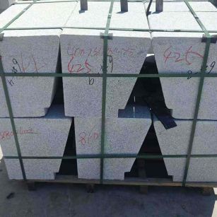 定西 芝麻白异形坐凳，石凳