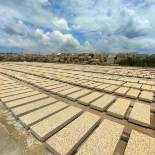 定西 黄金麻花岗岩荔枝面地铺石防护中