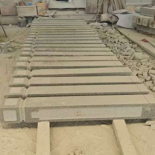 定西 芝麻白异形加工雕刻-栏杆大柱，方柱