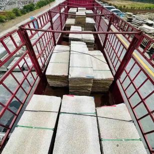 定西 黄金麻花岗岩荔枝面，光面毛板装车完成