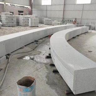 定西芝麻白花岗岩石板材 园林光面弧形坐凳