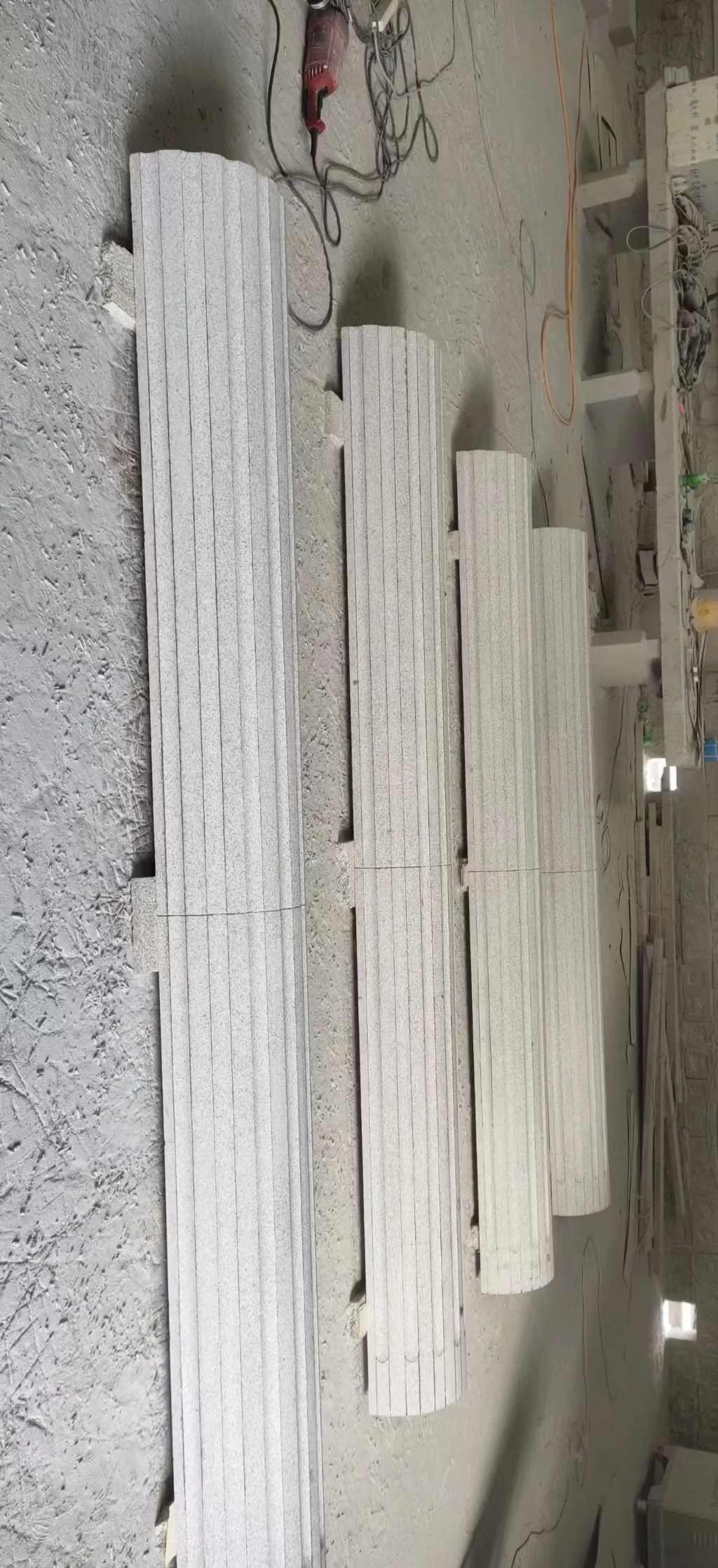 定西 花岗岩厂家带你看白麻花岗岩门楼大柱柱皮