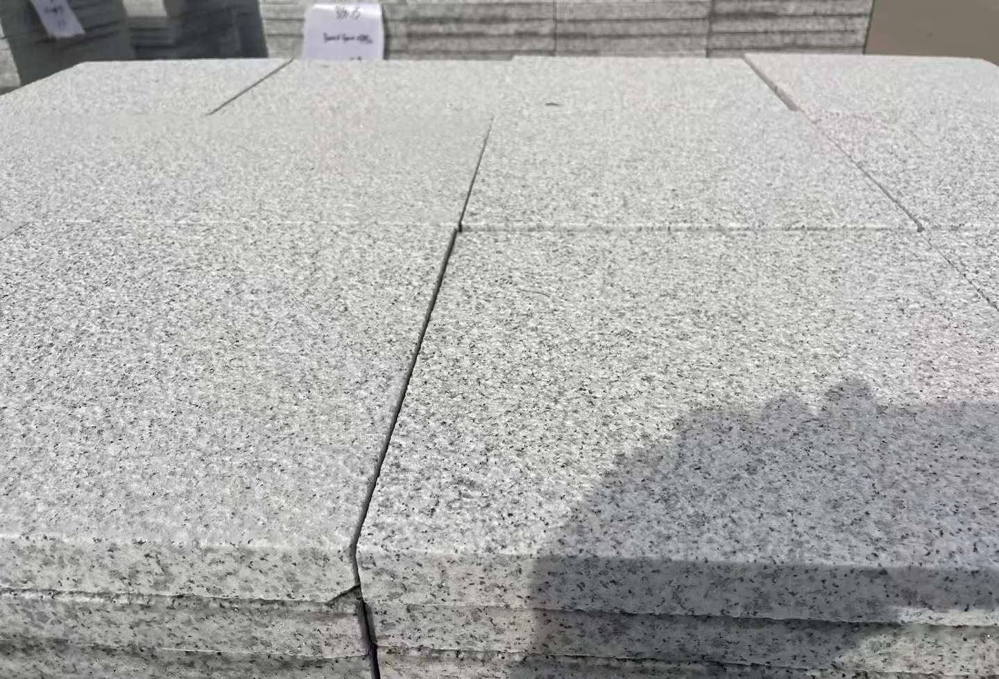 定西 白麻花岗岩石材推荐 荔枝面地铺石