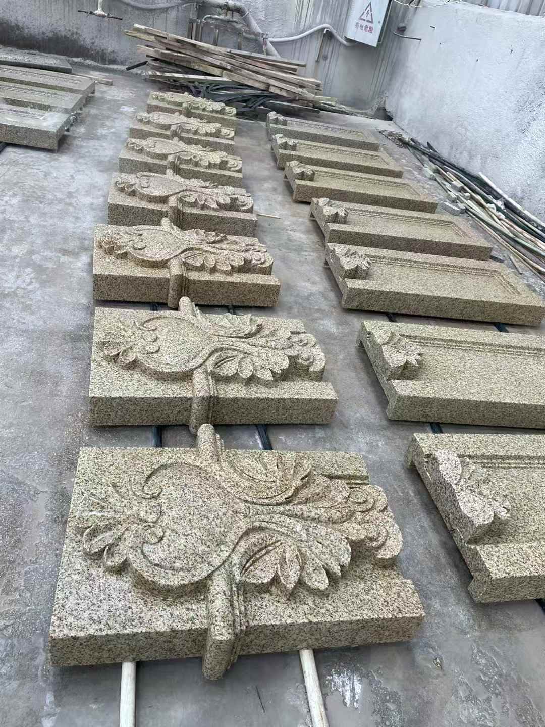 定西 黄金麻花岗岩别墅外墙雕刻板