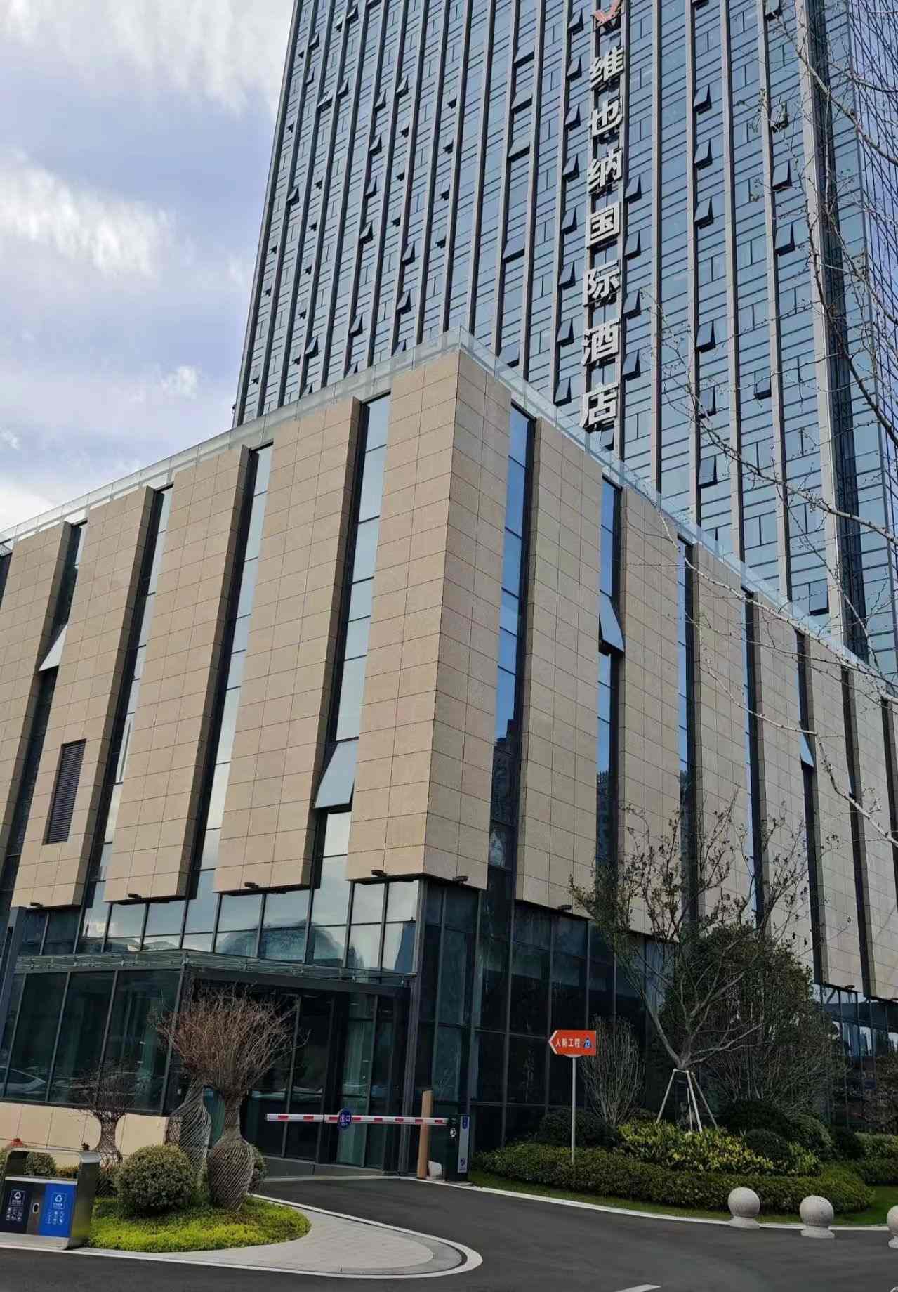 定西 黄金麻花岗岩外墙干挂