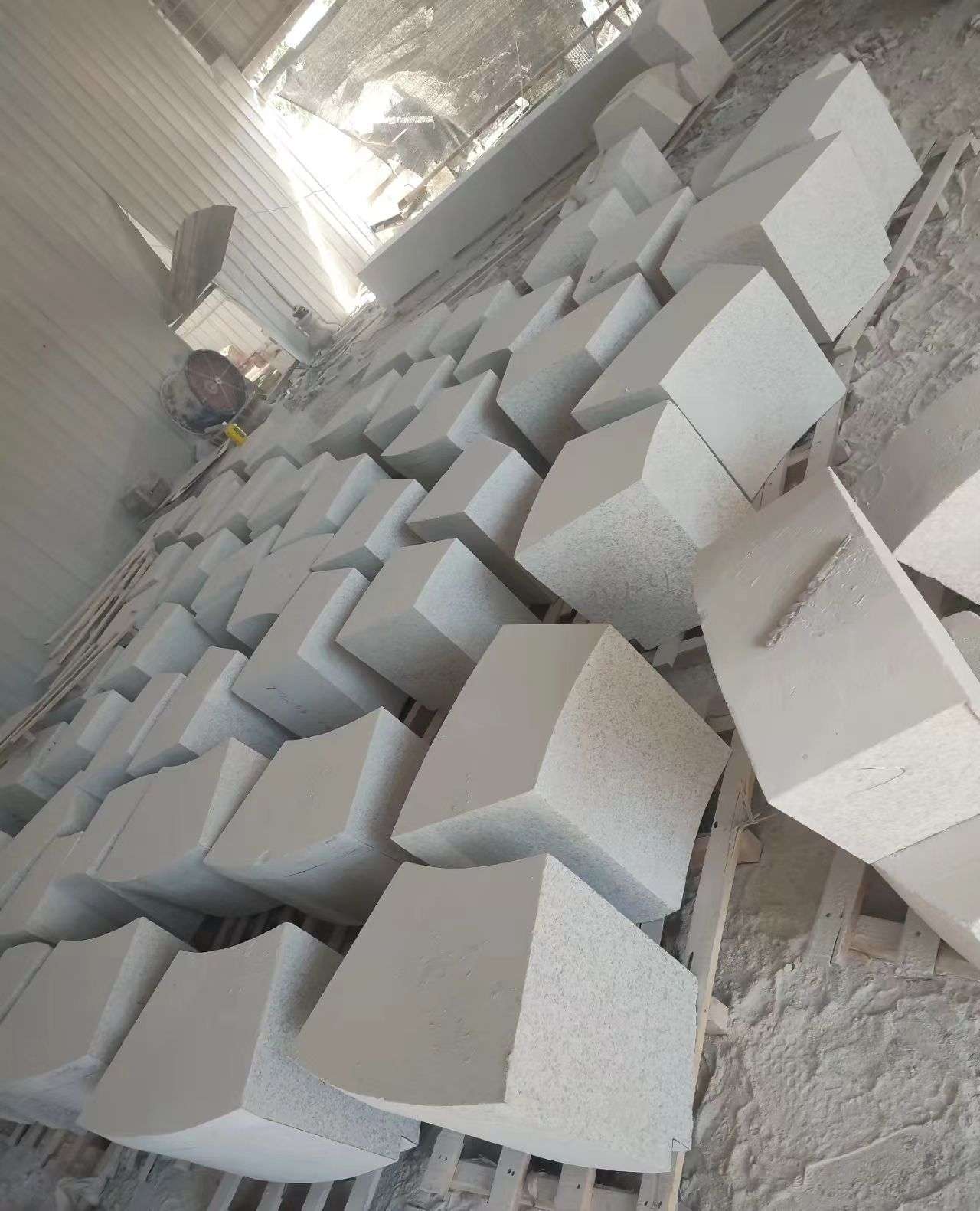 定西 白麻花岗岩异形坐凳