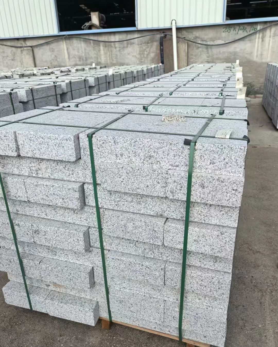 定西 白麻花岗岩路沿石，弧形路沿石，道牙石，马路牙子，界石，路缘石，平沿石，直岩石，平缘石等