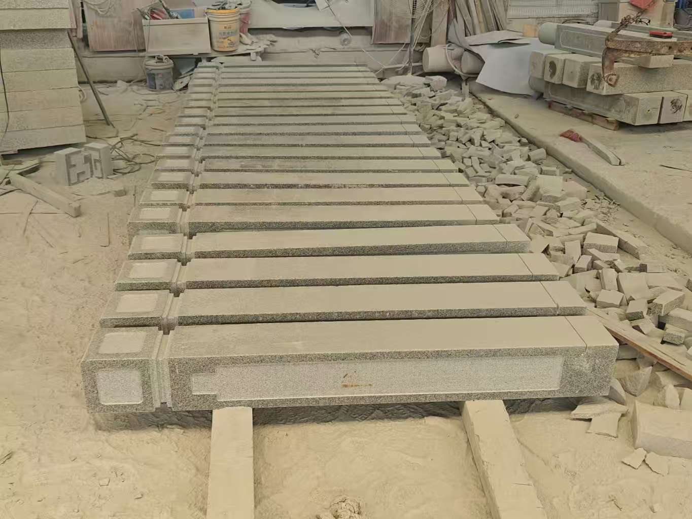 定西 芝麻白异形加工雕刻-栏杆大柱，方柱