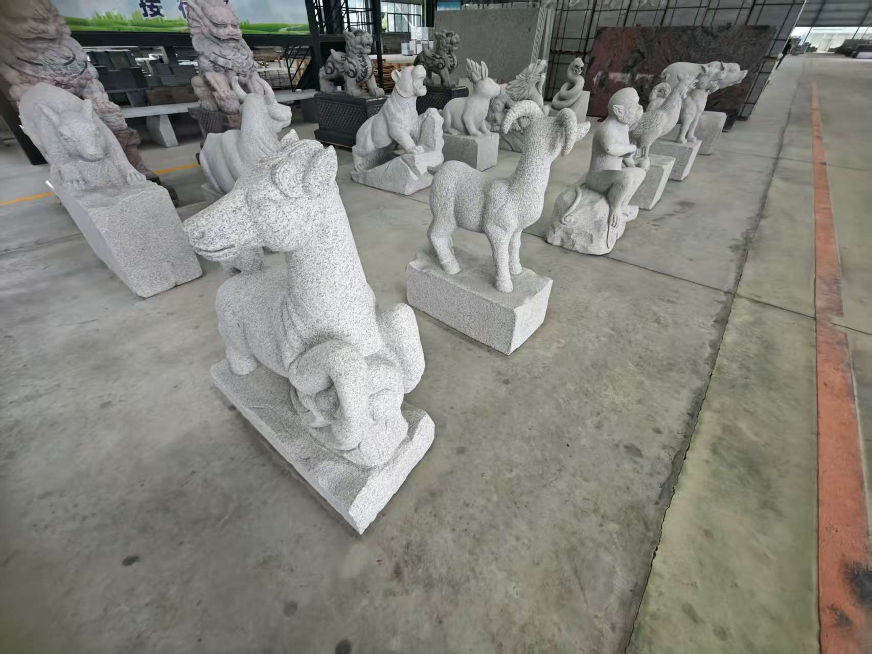 定西 芝麻白花岗岩造型立体雕刻——十二生肖