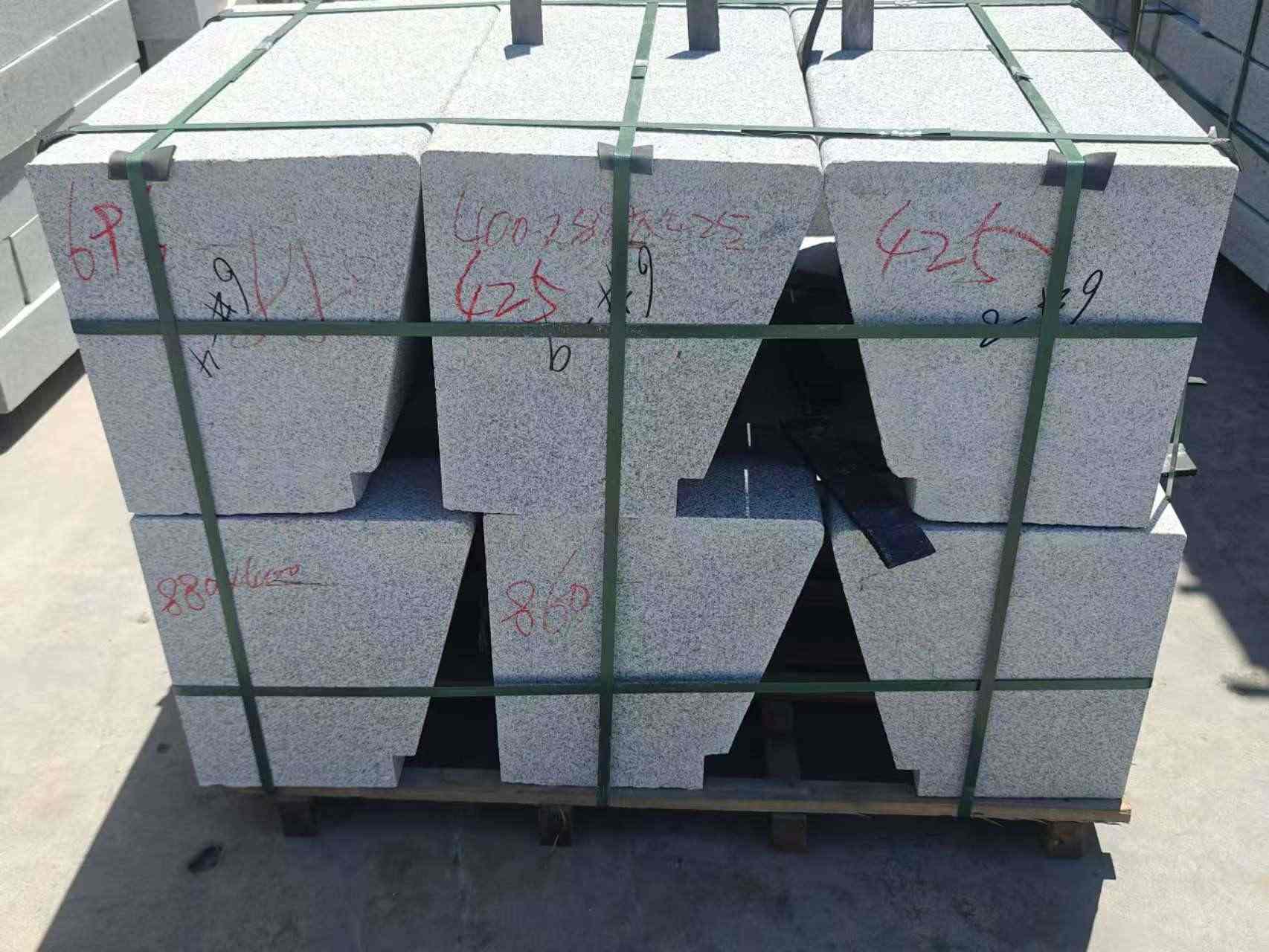 定西 芝麻白异形坐凳，石凳