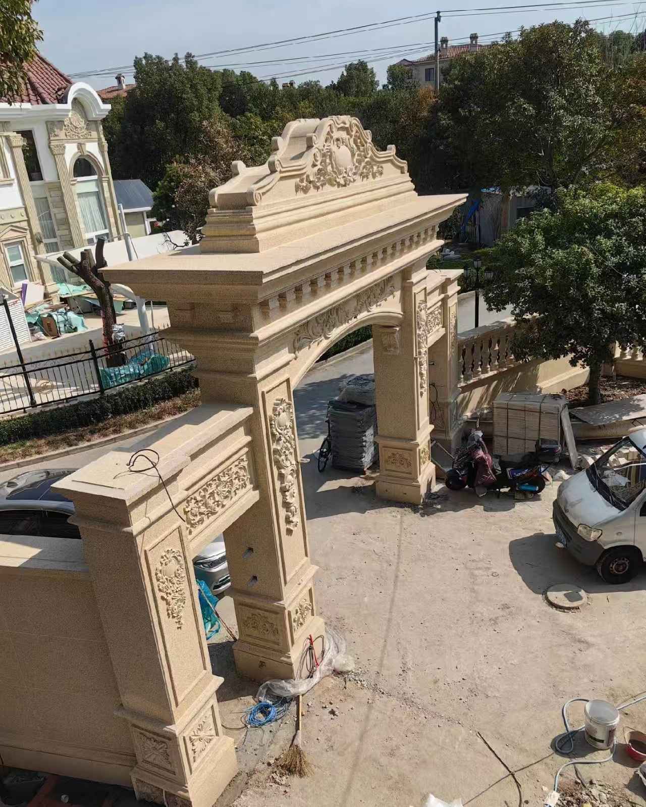 定西 黄金麻荔枝面花岗岩别墅门楼