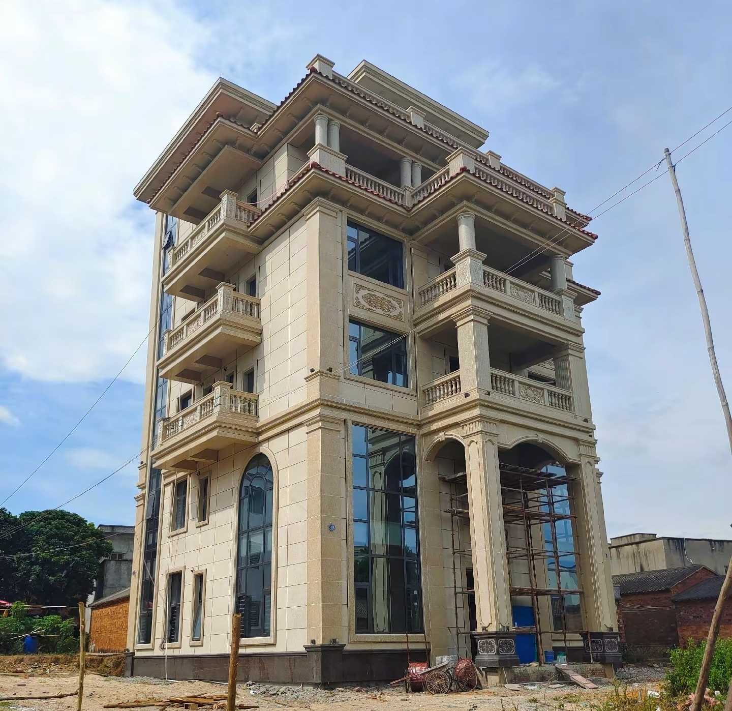 定西 黄金麻花岗岩石材别墅外墙干挂搭配（雕花栏杆花瓶柱门楼罗马柱）