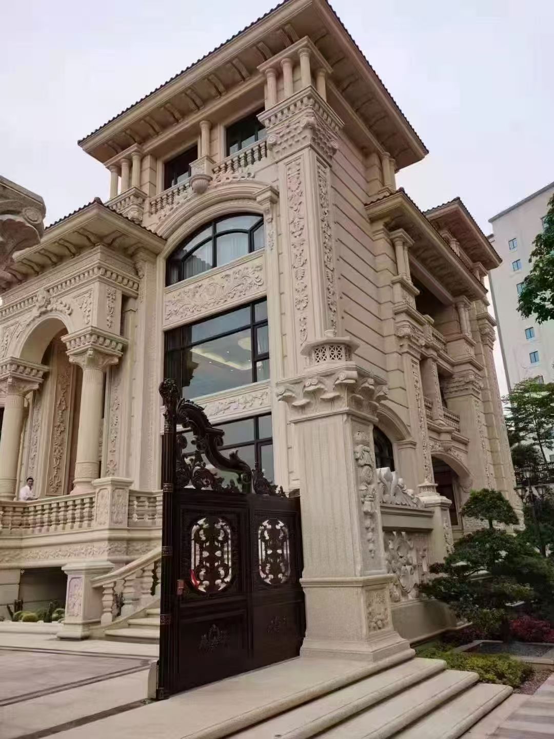 定西 黄金麻花岗岩别墅外墙干挂效果展示